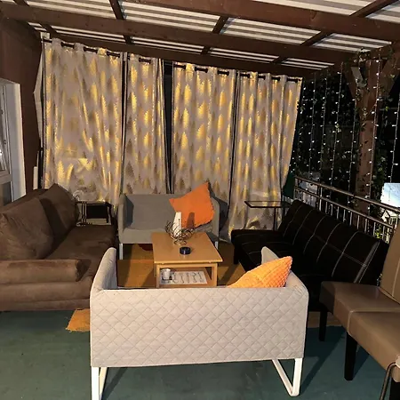 Alloggio in famiglia Modernes Und Stilvolles Mit Grosser Terrasse Neben Dem Bahnhof