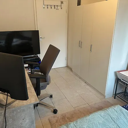 Modernes Und Stilvolles Mit Grosser Terrasse Neben Dem Bahnhof Homestay Giessen