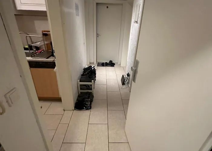 Modernes Und Stilvolles Mit Grosser Terrasse Neben Dem Bahnhof Homestay szállás