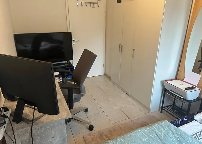 Modernes Und Stilvolles Mit Grosser Terrasse Neben Dem Bahnhof Homestay szállás Gießen