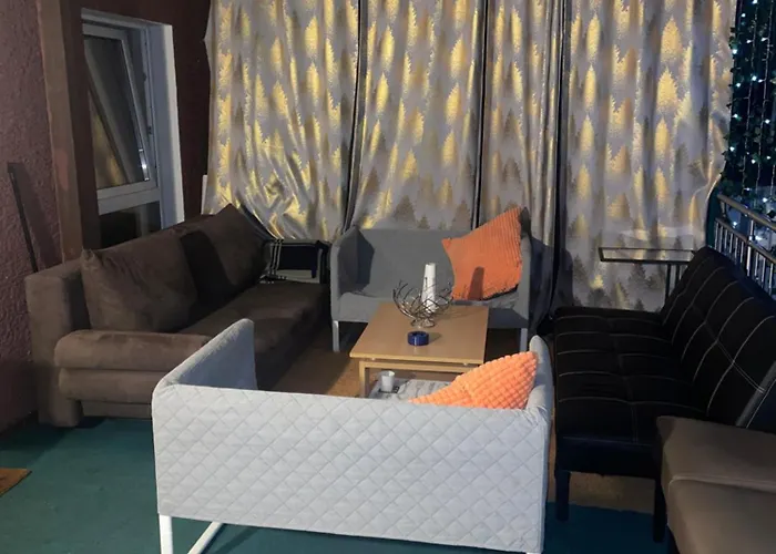 Modernes Und Stilvolles Mit Grosser Terrasse Neben Dem Bahnhof Homestay szállás